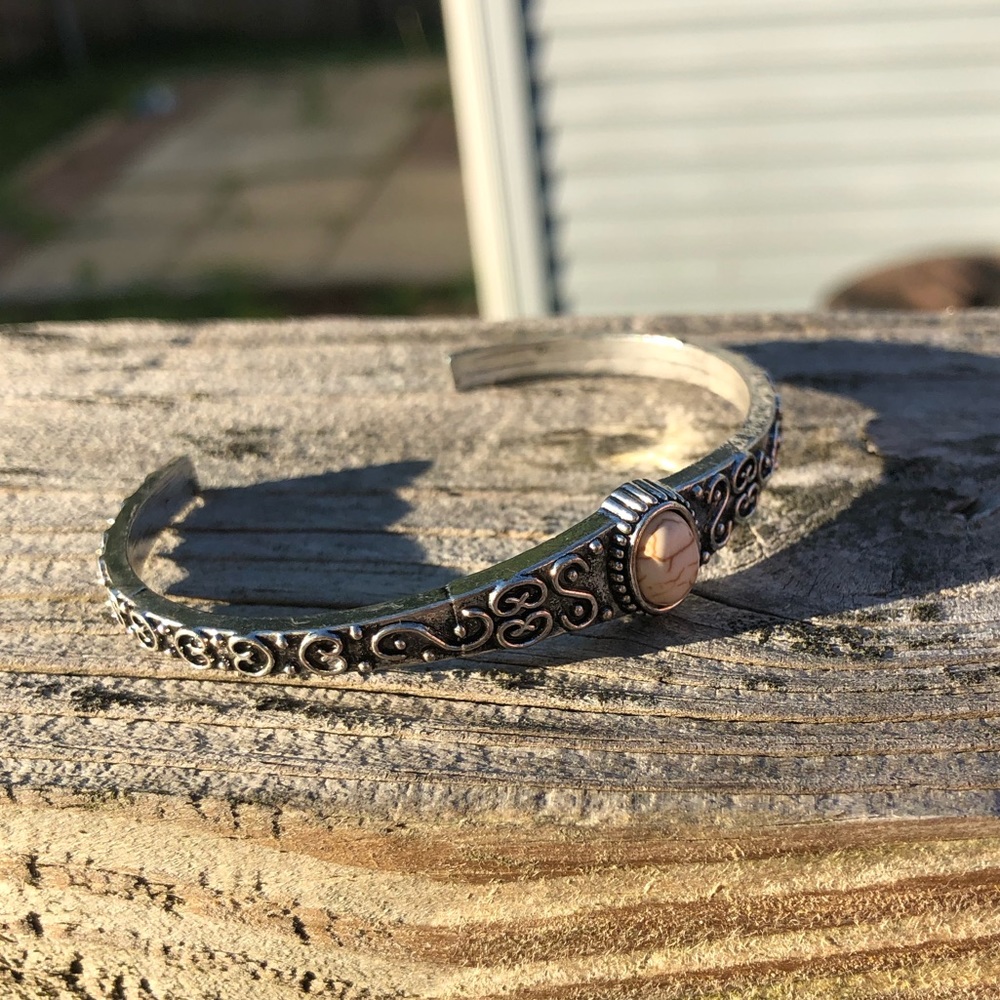 Marbel stone twist on bracelet!!